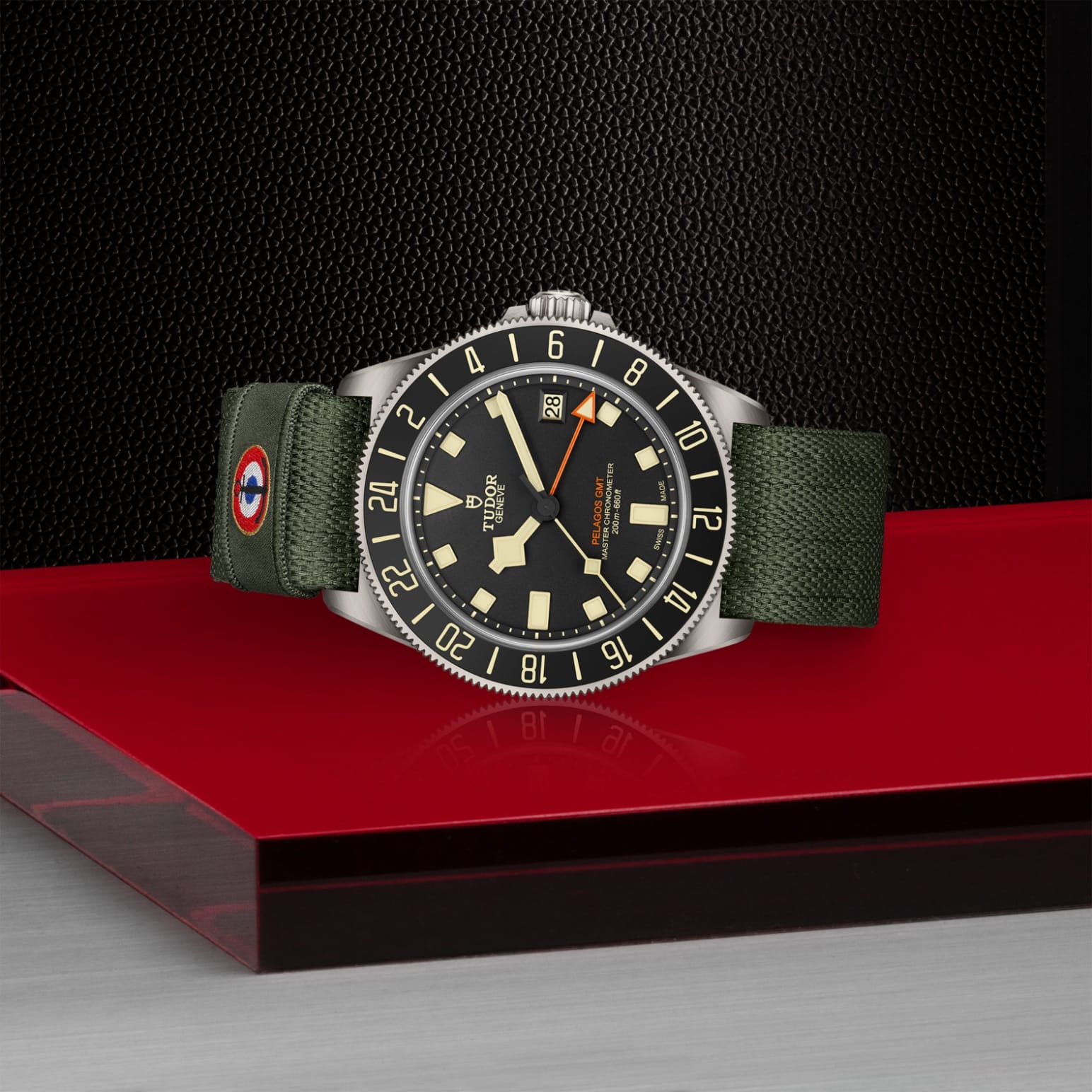 tudor-m2542gxx7nu-0002-1.jpg