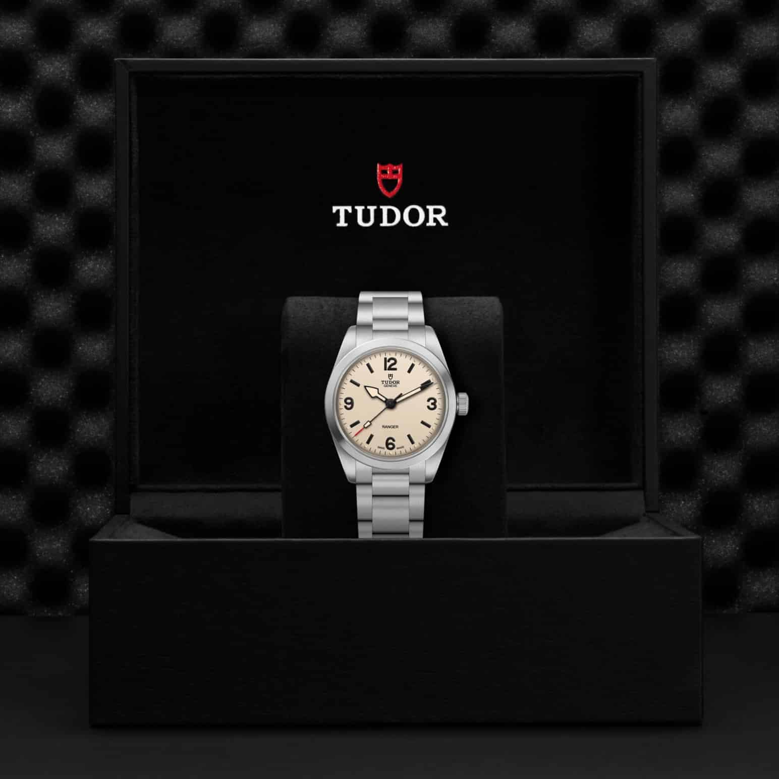 tudor-m79930-0007-2.jpg