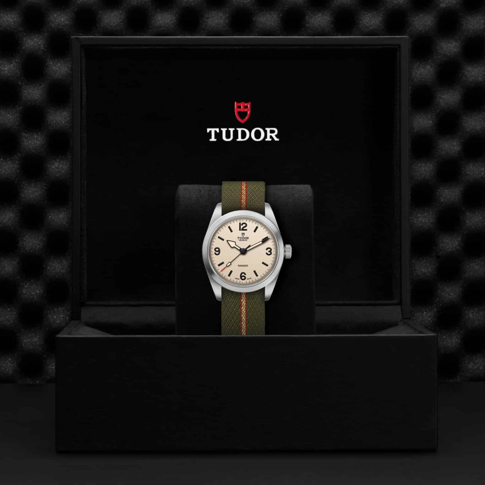 tudor-m79930-0008-2.jpg