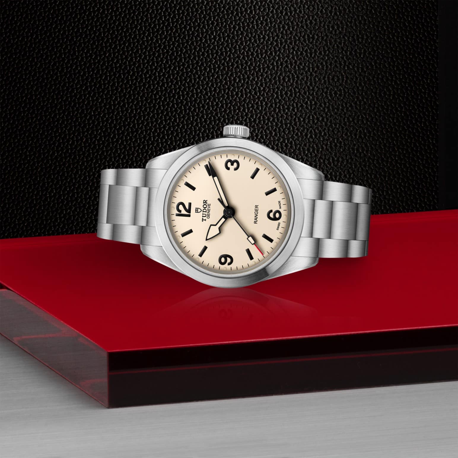 tudor-m79950-0008-1.jpg
